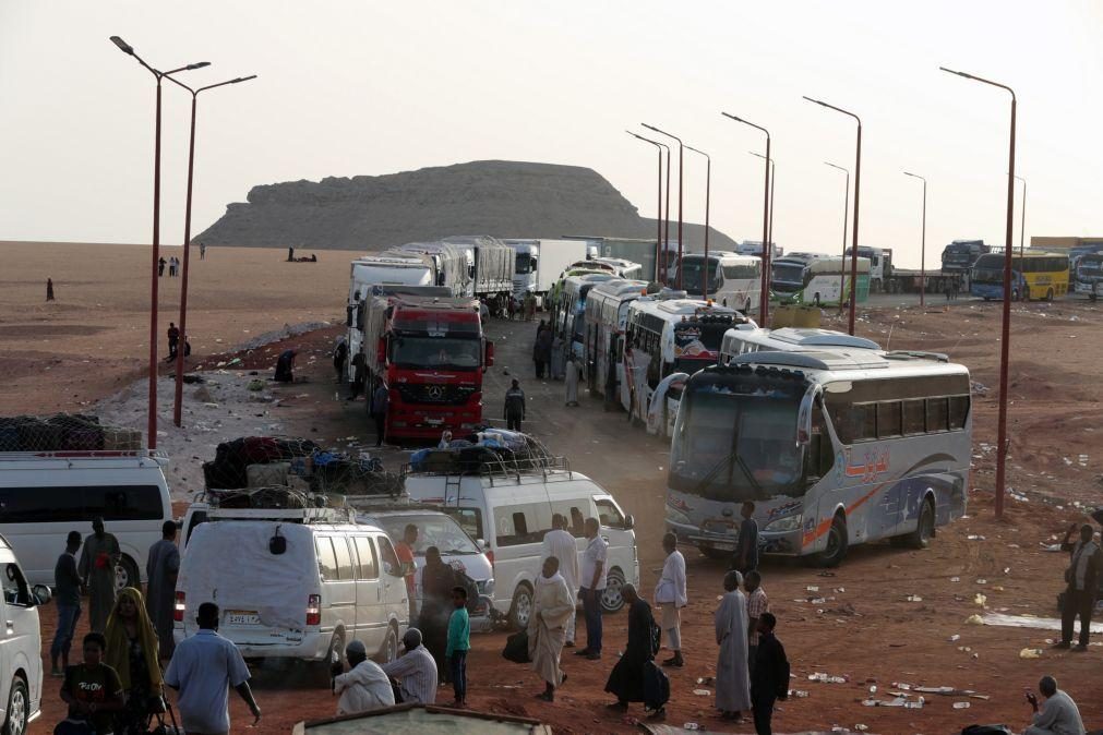 Número de deslocados devido à guerra no Sudão já ultrapassa um milhão