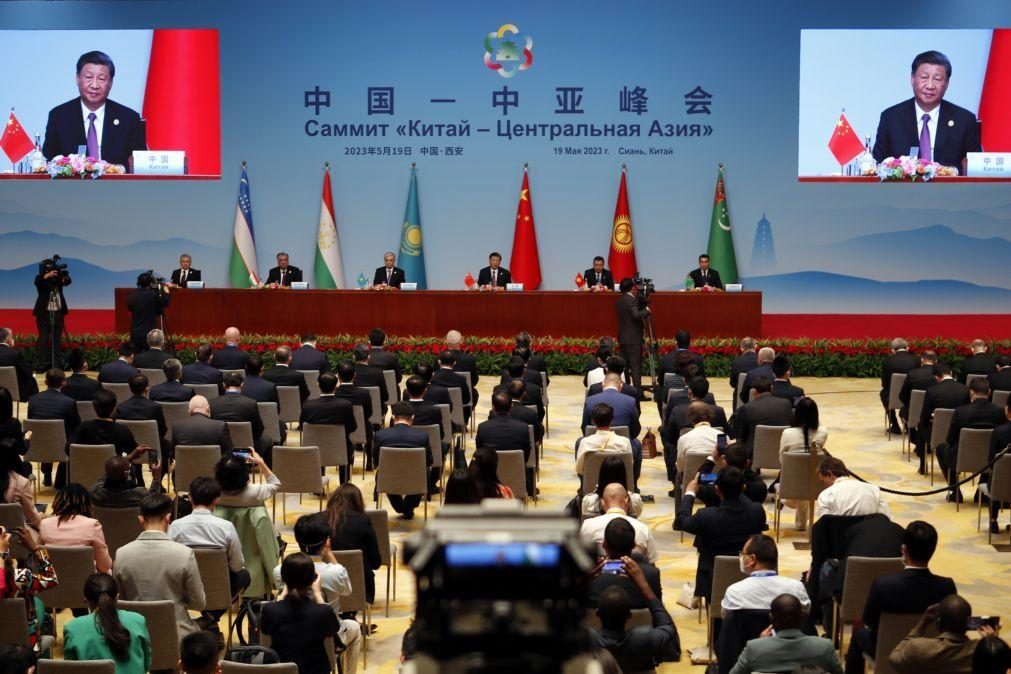 PR chinês promete mais ligações e comércio em encontro com homólogos da Ásia Central