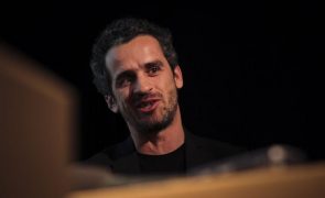 José Luís Peixoto prepara segundo roteiro literário de Portugal