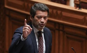 Ventura pede a Costa que demita hoje Galamba e diz saber que já sondou sucessores