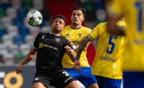 Casa Pia e Estoril Praia empatam 2-2 na penúltima jornada da I Liga