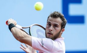 Tenista francês Hugo Gaston multado em 144.000 euros por conduta antidesportiva