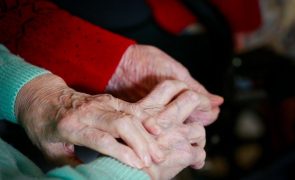 Estimativas apontam para rácio de dependência de idosos de 63% em Portugal em 2050 - CE