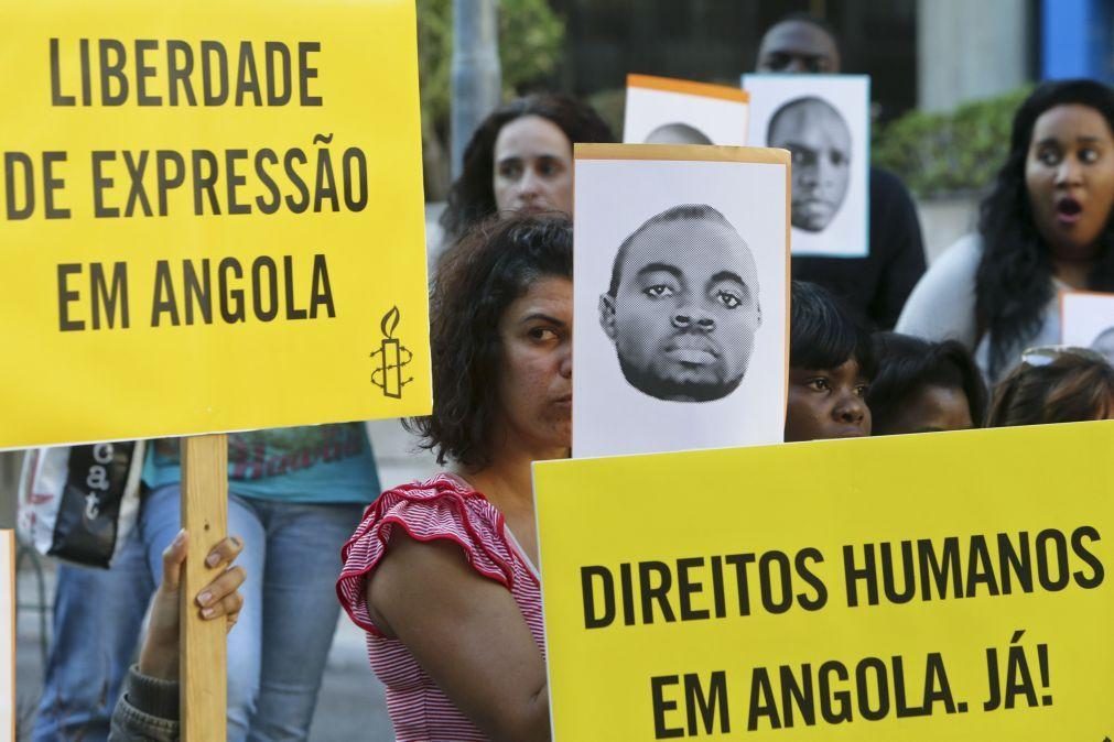 Amnistia entrega na embaixada angolana milhares de assinaturas para libertação de ativista