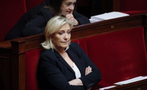 Marine Le Pen nega no parlamento francês qualquer submissão a influência russa
