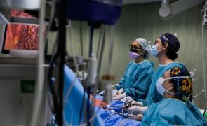 Leiria é o único hospital do SNS a realizar cirurgia endoscópica transaxilar da tiroide