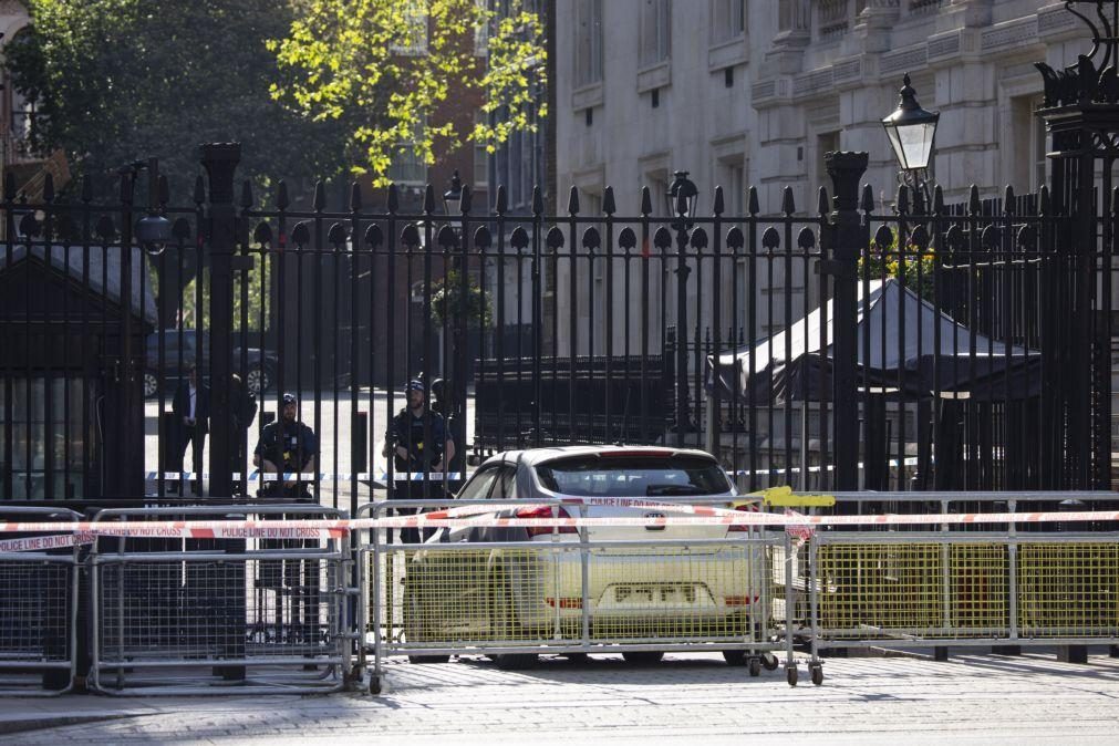 Polícia britânica rejeita que choque contra Downing Street seja ato terrorista