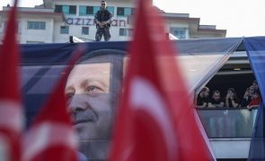 Erdogan conclui campanha eleitoral com elogios à 