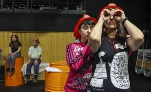 Teatrão de Coimbra estreia peça que expõe 