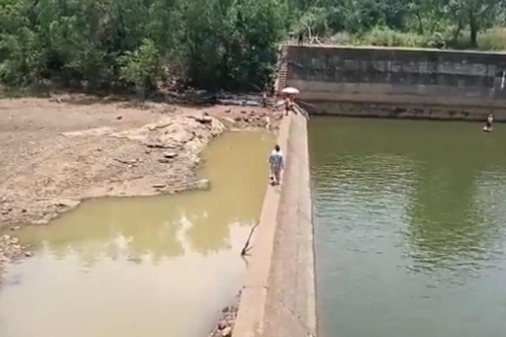Funcionário do governo manda esvaziar barragem após ter perdido telemóvel