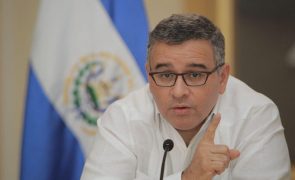 Ex-presidente de El Salvador condenado a 14 anos de prisão por negociar com gangues
