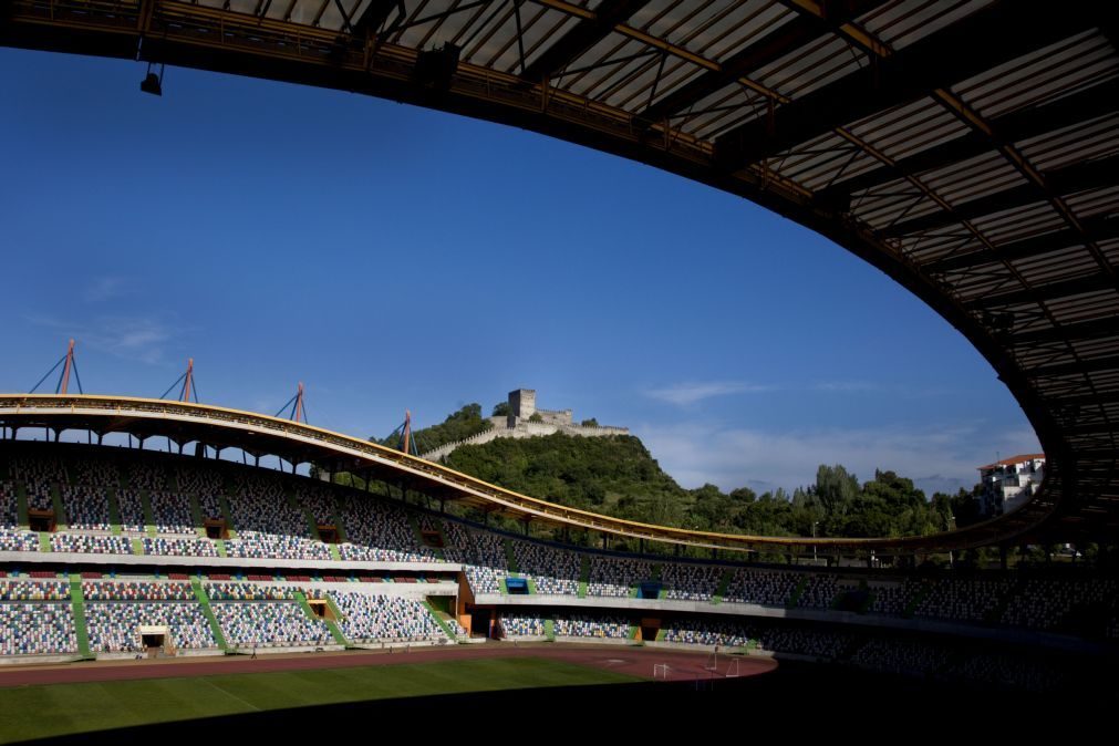 Câmara de Leiria disponível para avaliar venda do estádio municipal