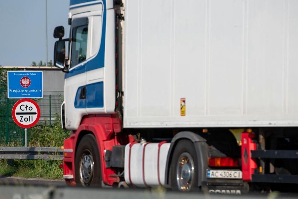 Polónia proíbe camiões e reboques da Rússia e da Bielorrússia