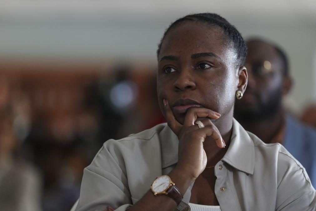 Ministra angolana rejeita pressões externas para redução de subvenção aos combustíveis