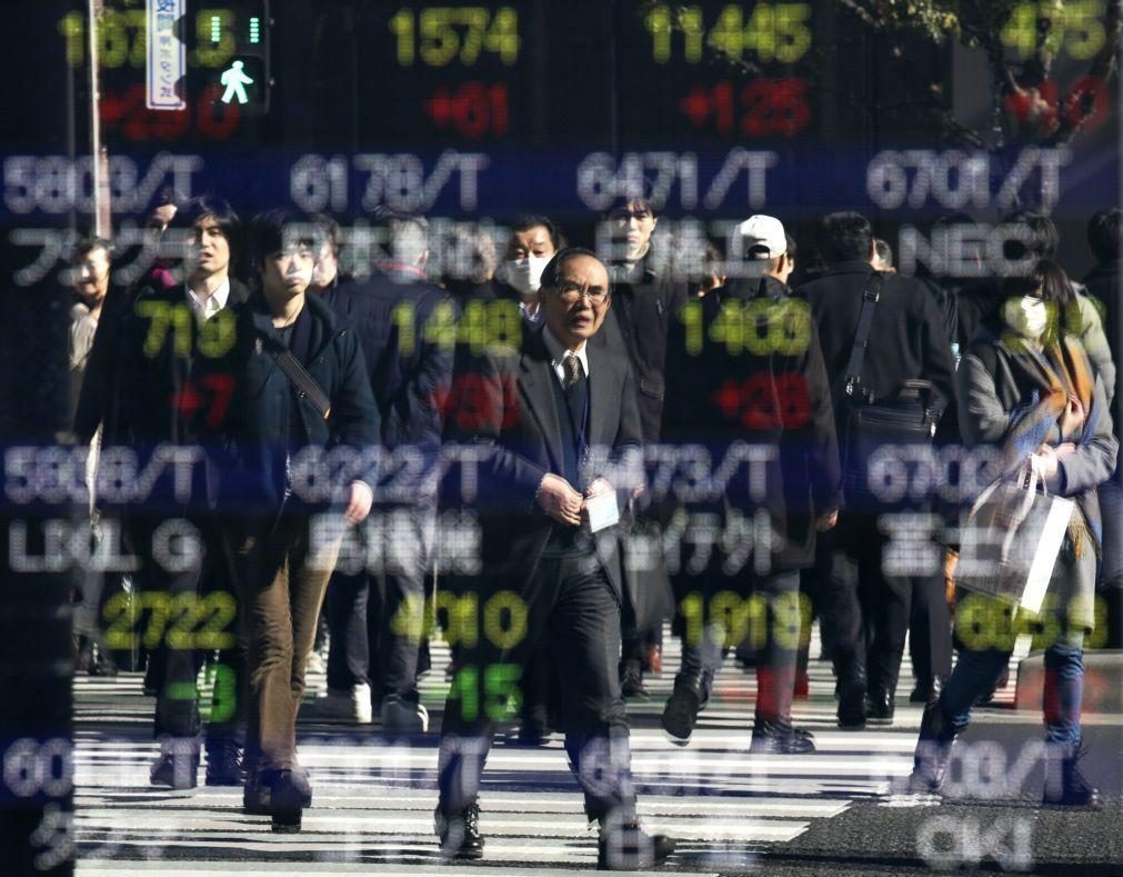 Bolsa de Tóquio abre a ganhar 0,57%