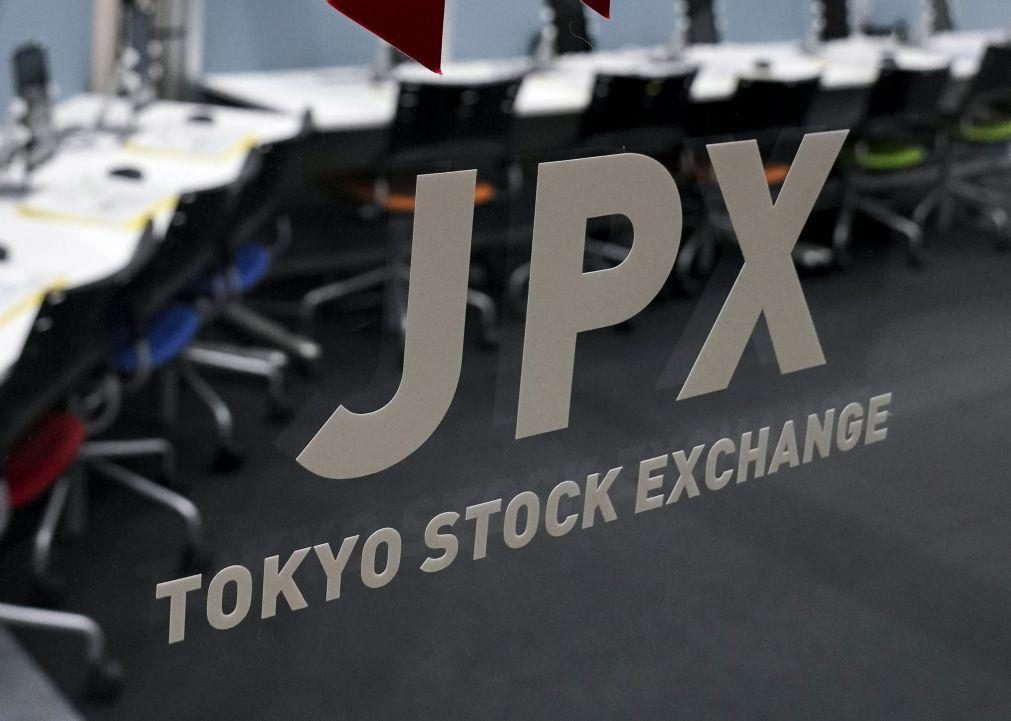 Bolsa de Tóquio fecha a ganhar 1,21%