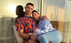 Cristiano Ronaldo Não há crítica nem crise na relação que tire o craque da Arábia Saudita