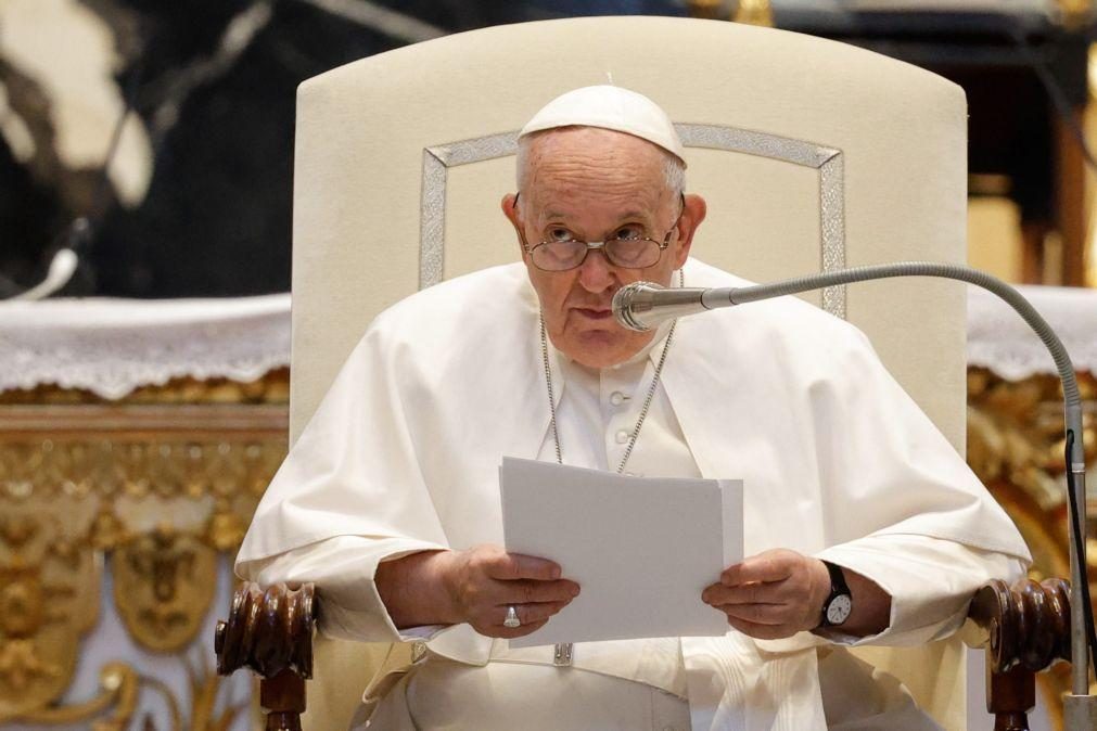 Papa vai reunir-se com vitimas de abusos sexuais em Portugal