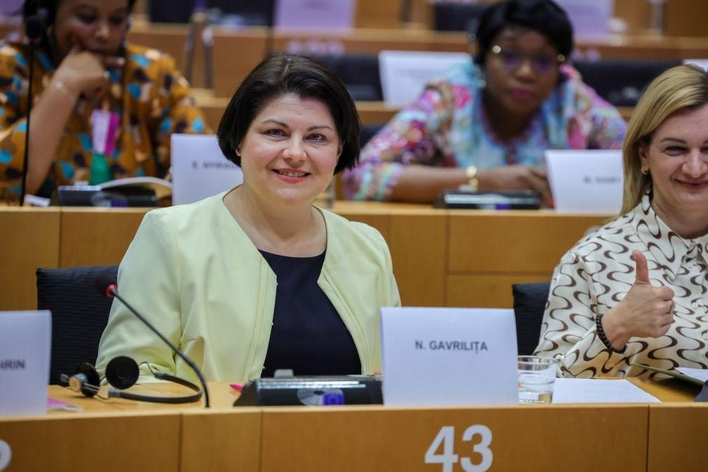 Mulheres apelam para maior representação feminina na 10ª cimeira PE