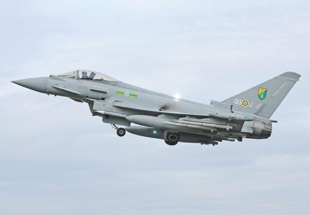 Caças britânicos e suecos intercetam aviões russos perto do espaço aéreo da Suécia