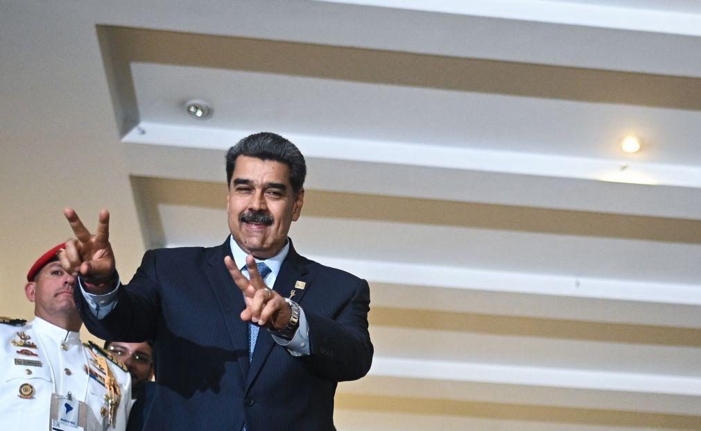 Nicolás Maduro recebe procurador do Tribunal Penal Internacional