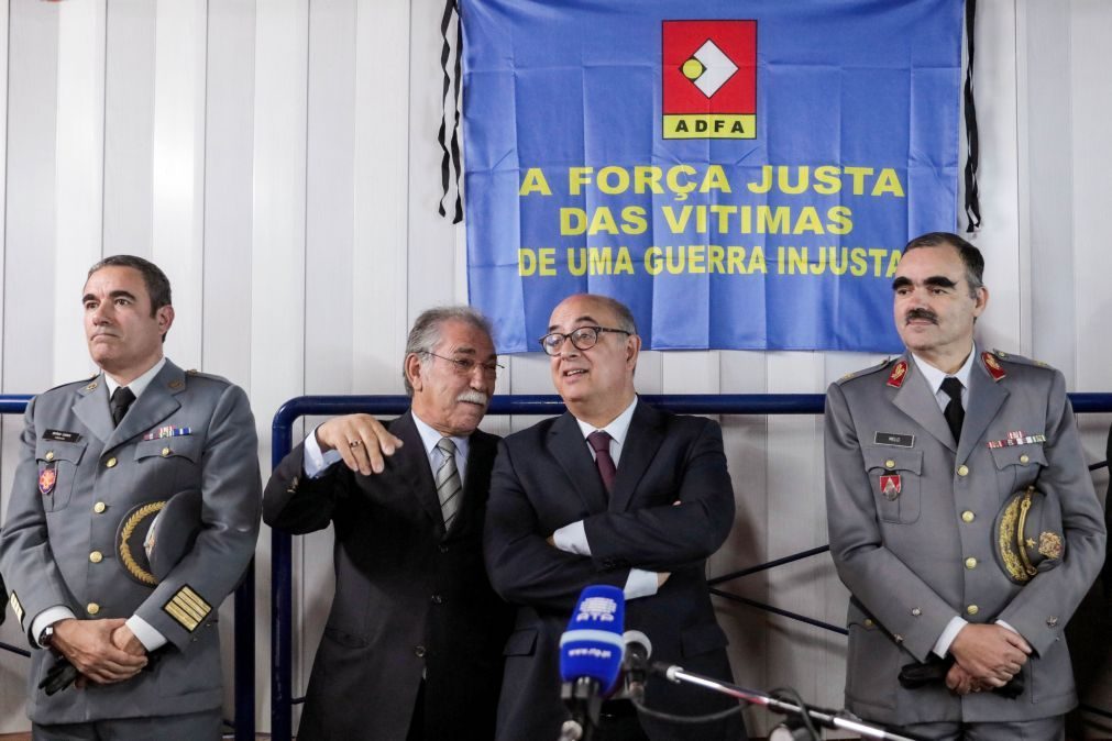 Ministro da Defesa manifesta