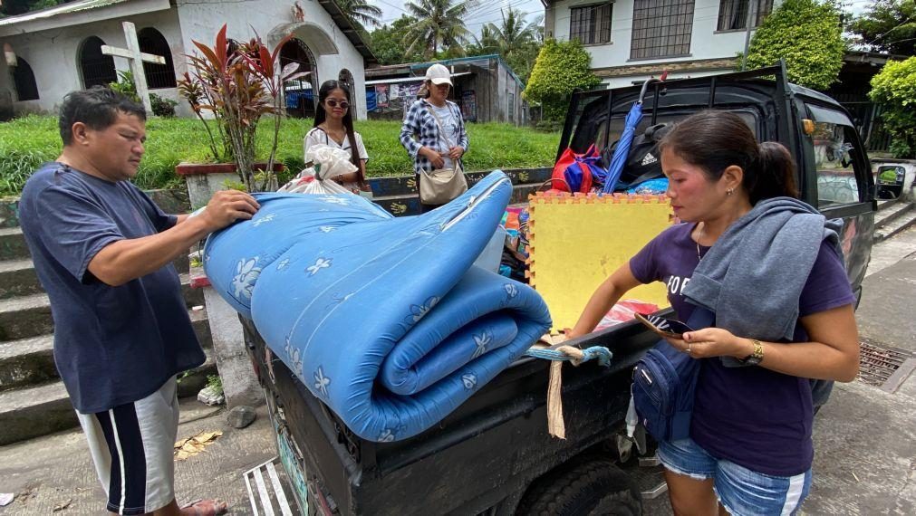 Mais de 12.800 pessoas retiradas devido à possível erupção de vulcão Mayon nas Filipinas
