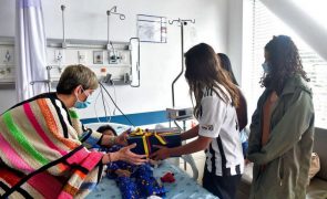 Televisão colombiana difunde imagens do momento do salvamento de crianças na selva