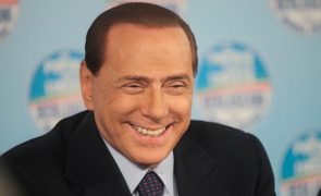 A vida de Berlusconi, os casamentos, as traições e os escândalos