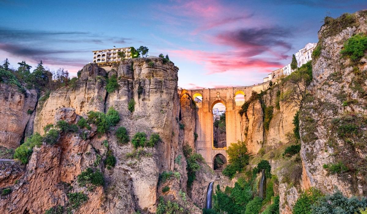 Viagens - Ronda, o tesouro da Andaluzia que fica num precipício a 739 metros de altura