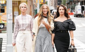 Kristin Davis - Estrela de O Sexo e a Cidade chora após ser gozada pelo uso de botox
