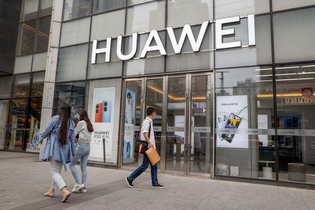 Decisão de restringir ou banir Huawei ou ZTE em 10 países da UE é justificada