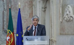 Economia portuguesa revela resiliência para lidar com flutuações de ciclos políticos - Centeno