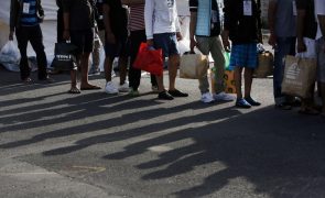 Resgatadas 56 pessoas de barco pneumático perto de Fuerteventura