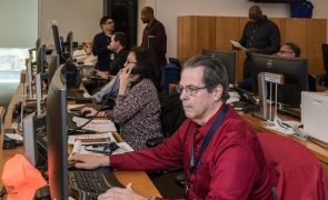 Morre em call center e colegas são obrigados a continuar a trabalhar com cadáver na sala