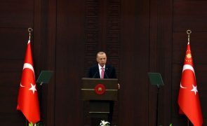 Erdogan culpa Ocidente pelo naufrágio que matou centenas de pessoas
