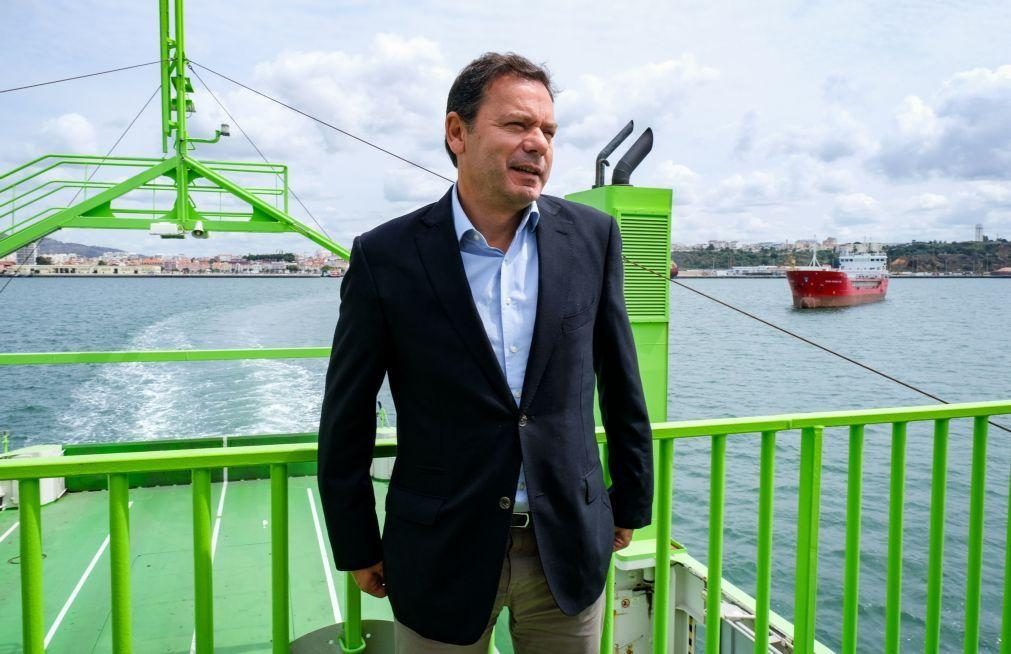 Luís Montenegro diz que SNS está a colapsar e defende