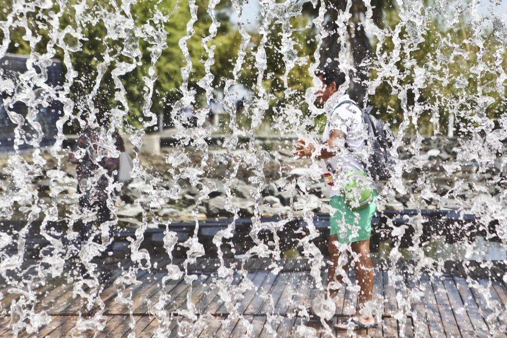 Verão começa hoje com aguaceiros e máximas de até aos 28 graus