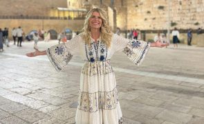 Karina Bacchi  - Acusada de ser fanática religiosa, Karina Bacchi perde pessoas próximas
