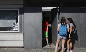 BE propõe limitar `smartphones´ nos intervalos escolares para alunos do 1.º e 2.º ciclos