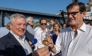Autarcas do Porto e Gaia brindam ao São João e aos projetos em comum