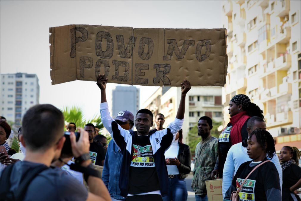 Marcha com palavras de contestação atravessa Maputo sem incidentes