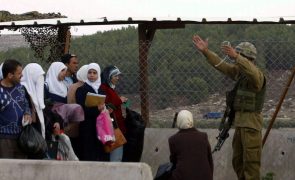 Palestiniano morto em posto de controlo militar israelita na Cisjordânia