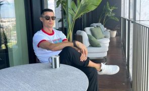 Cristiano Ronaldo Surge em Itália com mulher que parece ser Georgina... mas não é!