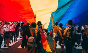 Qual o país europeu com maior percentagem de população LGBT?