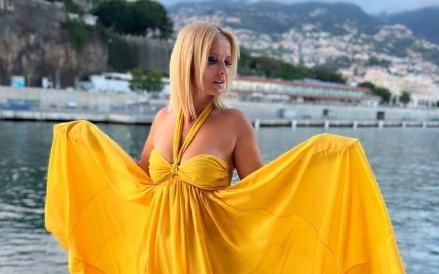 Cristina Ferreira Diverte-se em iate com amigos num passeio pela Madeira