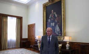 Santos Silva quer combate ao conservadorismo na banca e à seletividade na educação