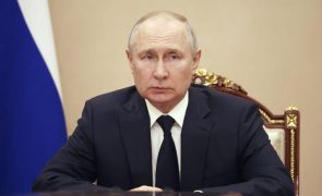 Putin elogia militares e forças da ordem por evitarem 