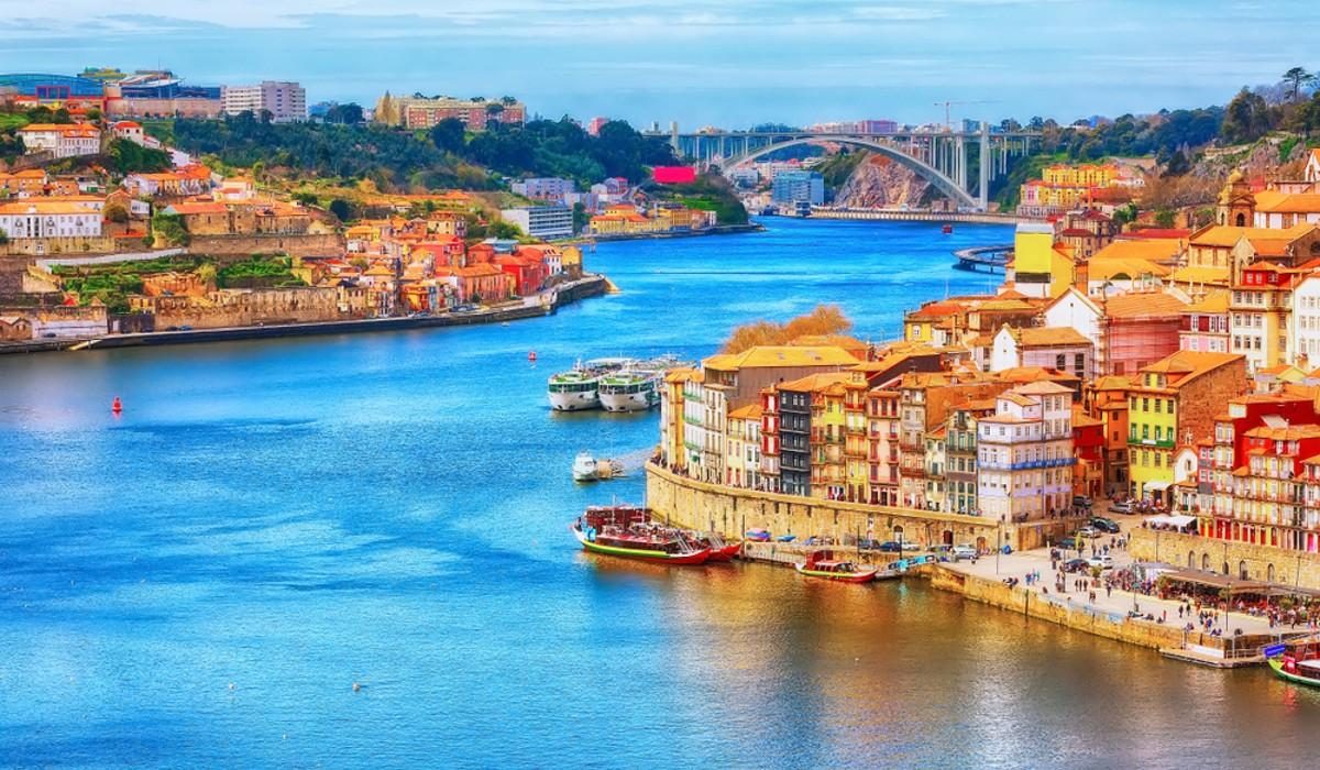 Viagens - 7 paragens obrigatórias para quem visita o Porto