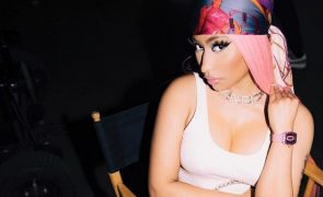 Nick Minaj vai pagar estudos a rapaz que matou homem que agredia a mãe